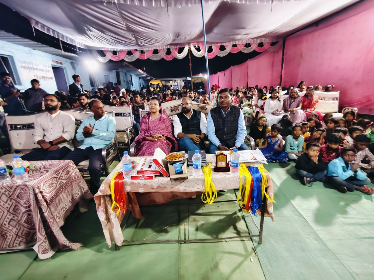 CaShahwal's tweet photo. पी. एस. पब्लिक हाई स्कूल सुहिरा में आयोजित वार्षिकोत्सव समारोह  में  अतिथि के रूप में शामिल हुई। 
बच्चों की शानदार प्रस्तुतियां एवं विद्यालय परिवार के द्वारा उनके सर्वांगीण विकास के लिए किये जा रहे प्रयास को देखकर मन प्रसन्न हुआ

विद्यालय परिवार को इस सफल आयोजन के लिए बधाई https://t.co/k2p0fHd8qX