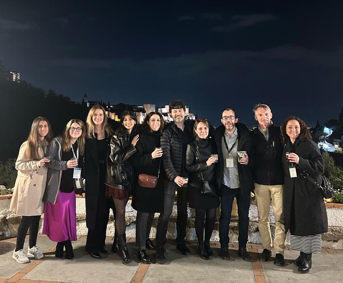 Elizabet Monteagudo Cascales (@eli_monteagudo) on Twitter photo Disfrutando de unas magníficas jornadas en #MIP25 <a href="/SEMicrobiologia/">SEM</a> en Granada. Mucha ciencia puntera compartida con amigos <a href="/KrellLaboratory/">Krell Laboratory</a> <a href="/miguel_matilla/">Miguel_Matilla</a> <a href="/RobertaGenovaa/">Roberta Genova</a> Disfrutando de unas magníficas jornadas en #MIP25 <a href="/SEMicrobiologia/">SEM</a> en Granada. Mucha ciencia puntera compartida con amigos <a href="/KrellLaboratory/">Krell Laboratory</a> <a href="/miguel_matilla/">Miguel_Matilla</a> <a href="/RobertaGenovaa/">Roberta Genova</a>