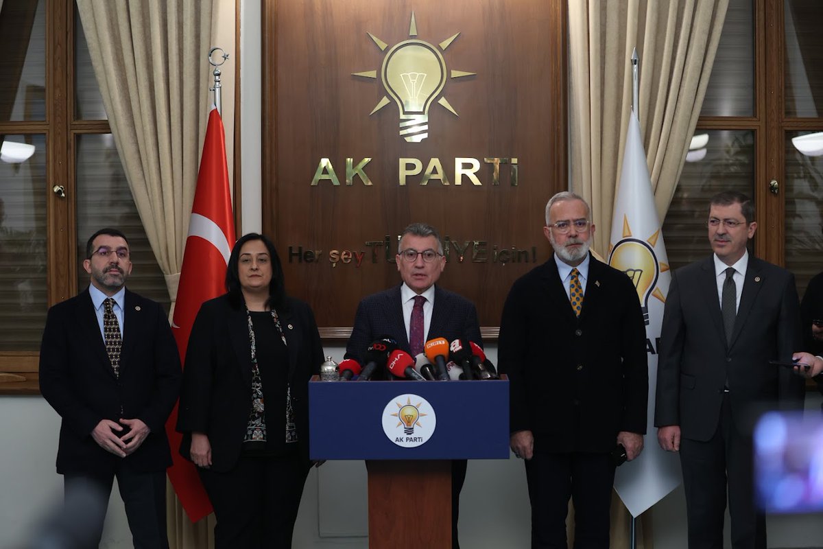 AK Parti TBMM Grubumuzun hazırladığı İklim Kanunu Teklifi, TBMM Başkanlığı’na sunuldu. 🌍🇹🇷 
20 madde ve 2 geçici maddeden oluşan teklifin detaylarını Grup Başkanımız Sayın Abdullah Güler açıkladı.

📄 Teklif metni: cdn.tbmm.gov.tr/KKBSPublicFile…