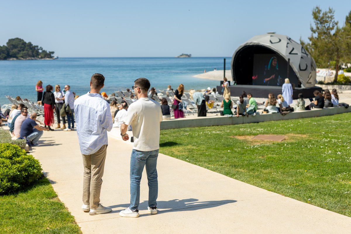 We can't wait to see what <a href="/RealSophiaRobot/">Sophia the Robot | The Global Robot Ambassador</a> has to say about Croatia! 
She will visit Rovinj at the DK Festival – recognized as one of the best events in the world by the British Association Excellence Awards for its out-of-the-box approach! 

Read more: split-techcity.com/popust-za-clan…