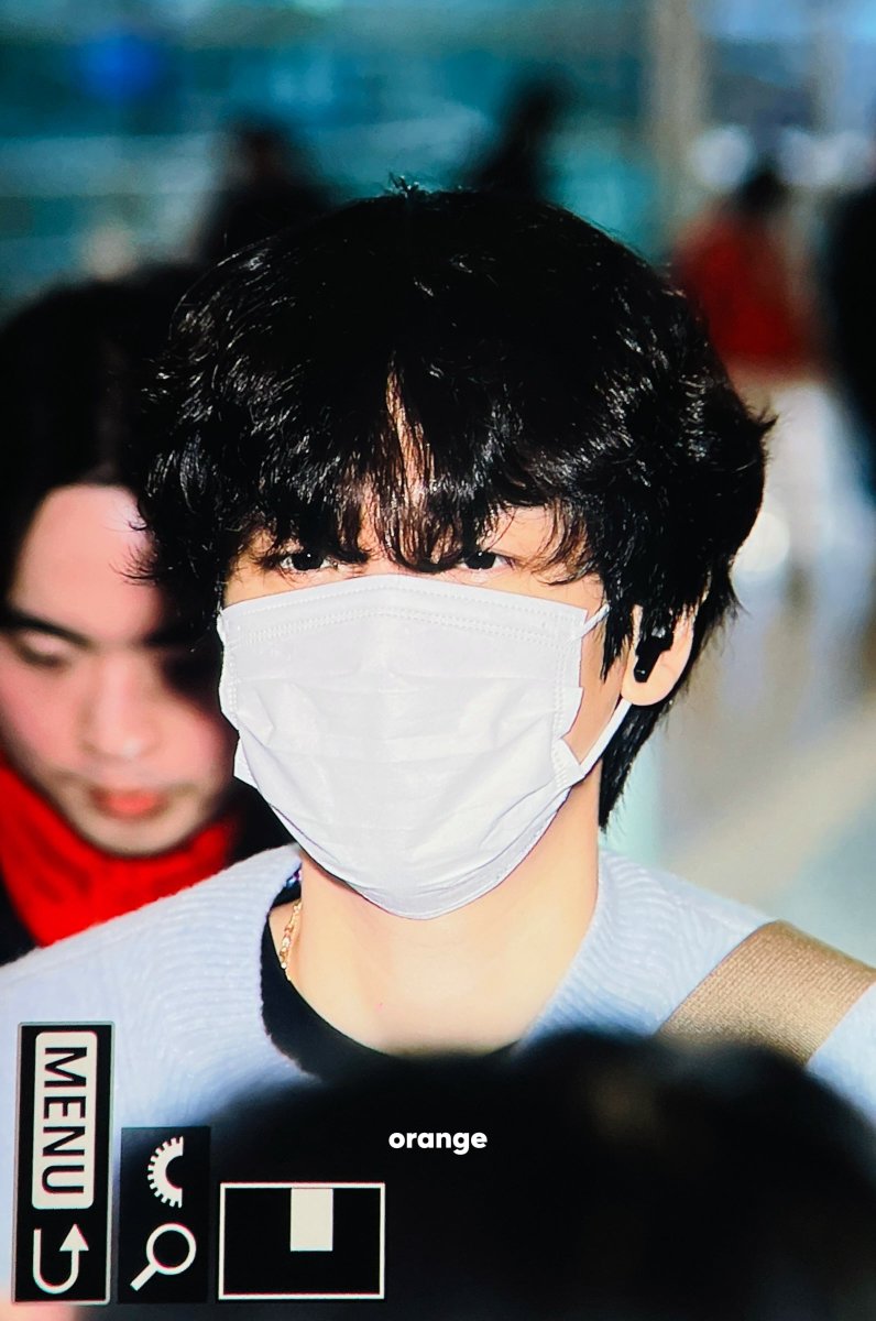 250221   ICN   출국 

#백현 #BAEKHYUN 
<a href="/B_hundred_Hyun/">Baekhyun_EXO</a> <a href="/BAEKHYUN_INB100/">BAEKHYUN_official</a>