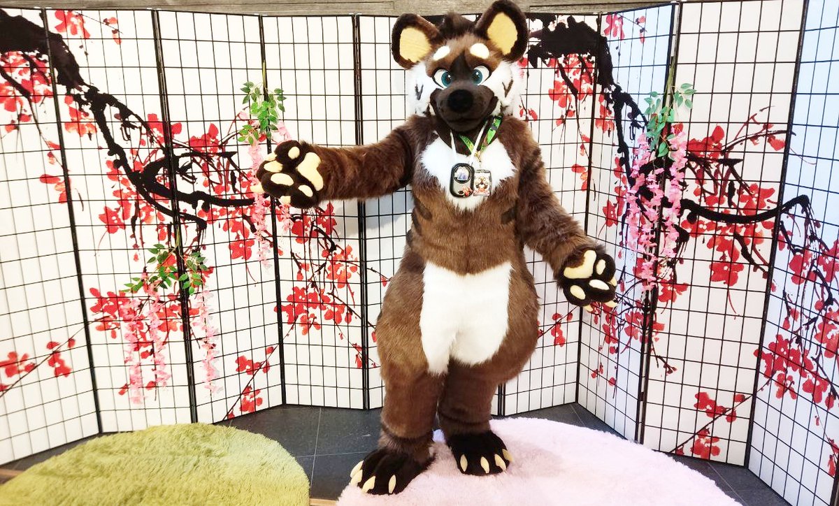 Happy #FursuitFriday  :3

Come and find me at #NordicFuzzCon
I hope everyone is having a fun time there! 🤗

📸 <a href="/Lotytus/">Lotytus</a>
🪡 <a href="/Shiryuakai/">Shiryu</a>

#NFC #Furry #Fursuit