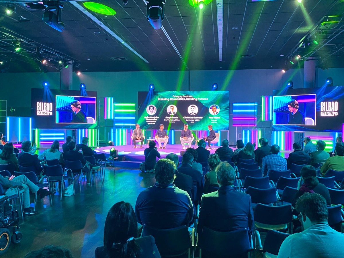 ¡Una experiencia increíble en Bilbao Slush'D!
Ayer, Patricia del Río y Carlota Dopico tuvieron el privilegio de participar en <a href="/bilbaoslushd/">bilbaoslushd</a>  un evento lleno de buenas ideas, innovación y networking de alta calidad.