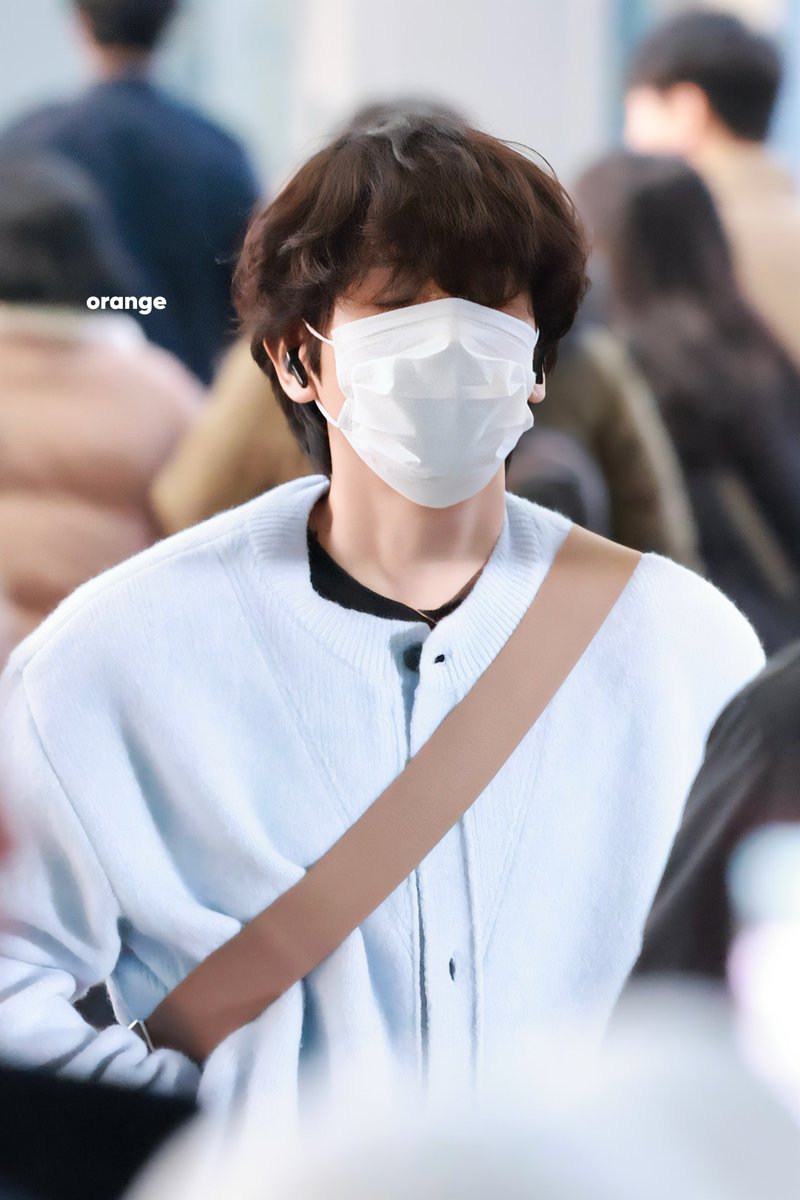 250221   ICN   출국 

사귀고싶다…

#백현 #BAEKHYUN 
<a href="/B_hundred_Hyun/">Baekhyun_EXO</a> <a href="/BAEKHYUN_INB100/">BAEKHYUN_official</a>