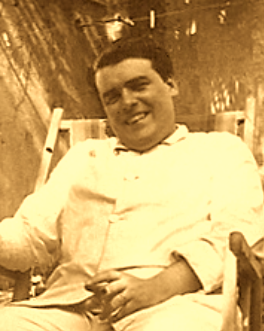 Il a quitté Marseille pour Polytechnique. Le mariage, 2 enfants. Une situation bien établie, qui ne le dissuade pas de résister. Le 21 fév. 1944, il écrit : "Soyez heureux dans une France belle, forte et heureuse, celle à qui j'ai toujours pensé." Louis Maurel. Fusillé à 36 ans.