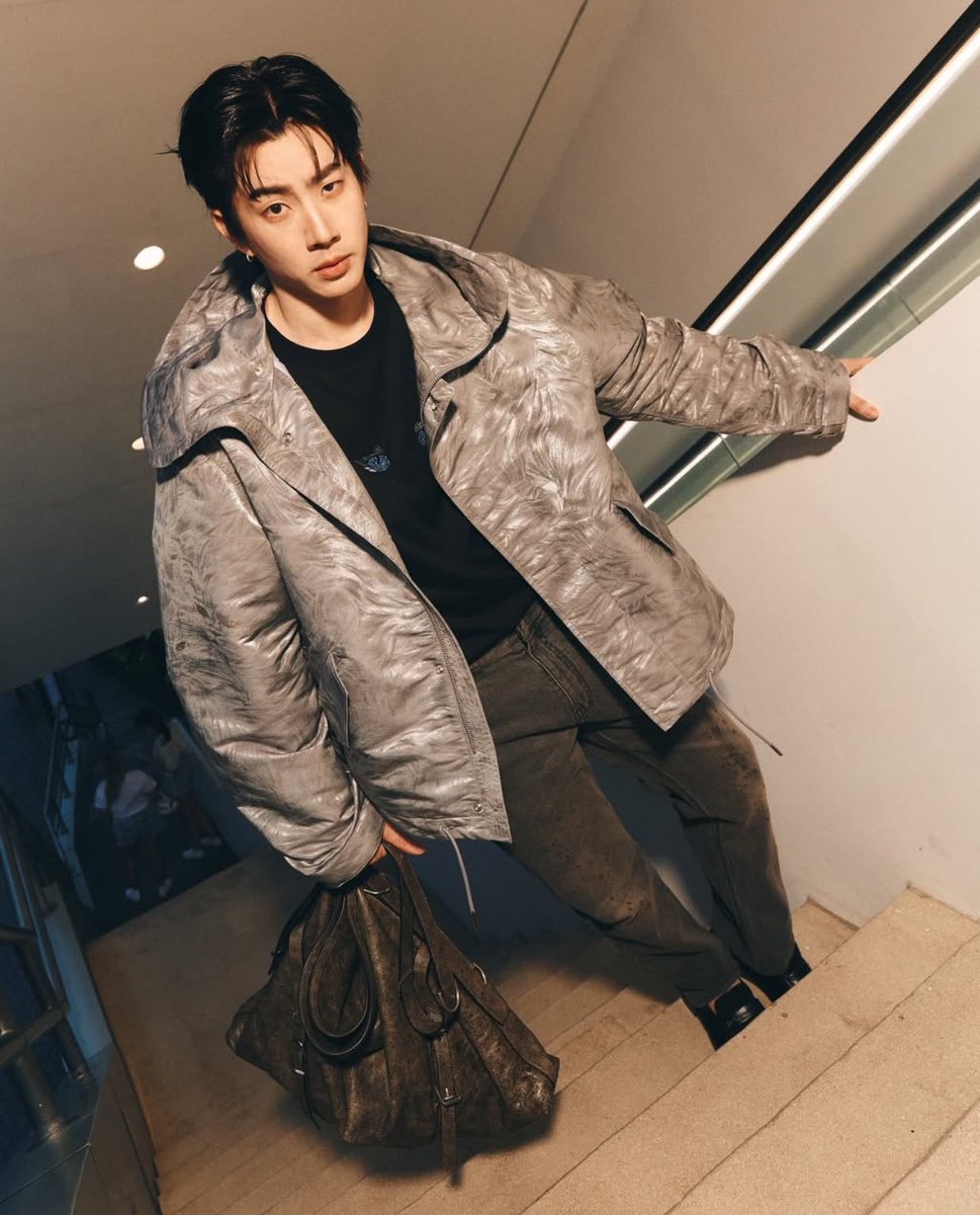 OffGunBrasil's tweet photo. #Givenchy
#GivenchyFW24
#GivenchyVoyou 
#ออฟจุมพล #OffJumpol https://t.co/QqsluzGBtK