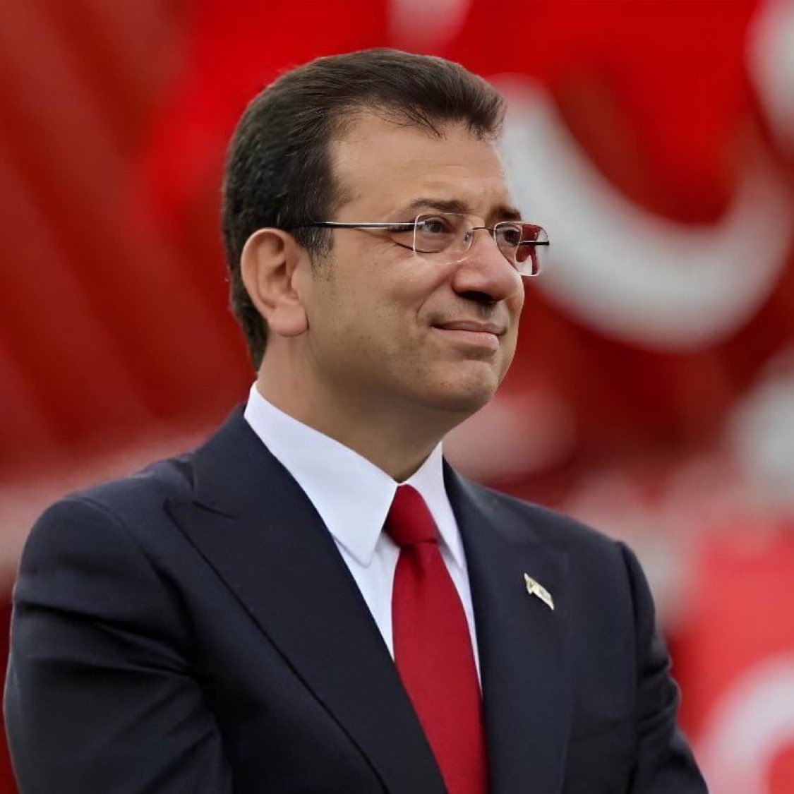 Ekrem İmamoğlu resmen Cumhurbaşkanı adayı olduğunu ilan etti. Kendisine oy vermeyi düşünüyor musunuz?