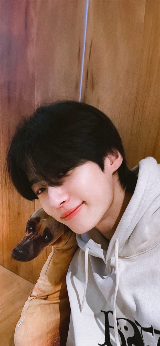 byeonwoosan's tweet photo. 250221 byeonwooseok Instagram 

😶

#변우석 #ByeonWooSeok 
#폰배경 #변우석폰배경 #벼누서기폰배경 
#wallpaper #lockscreen https://t.co/RmfGl4wxVS