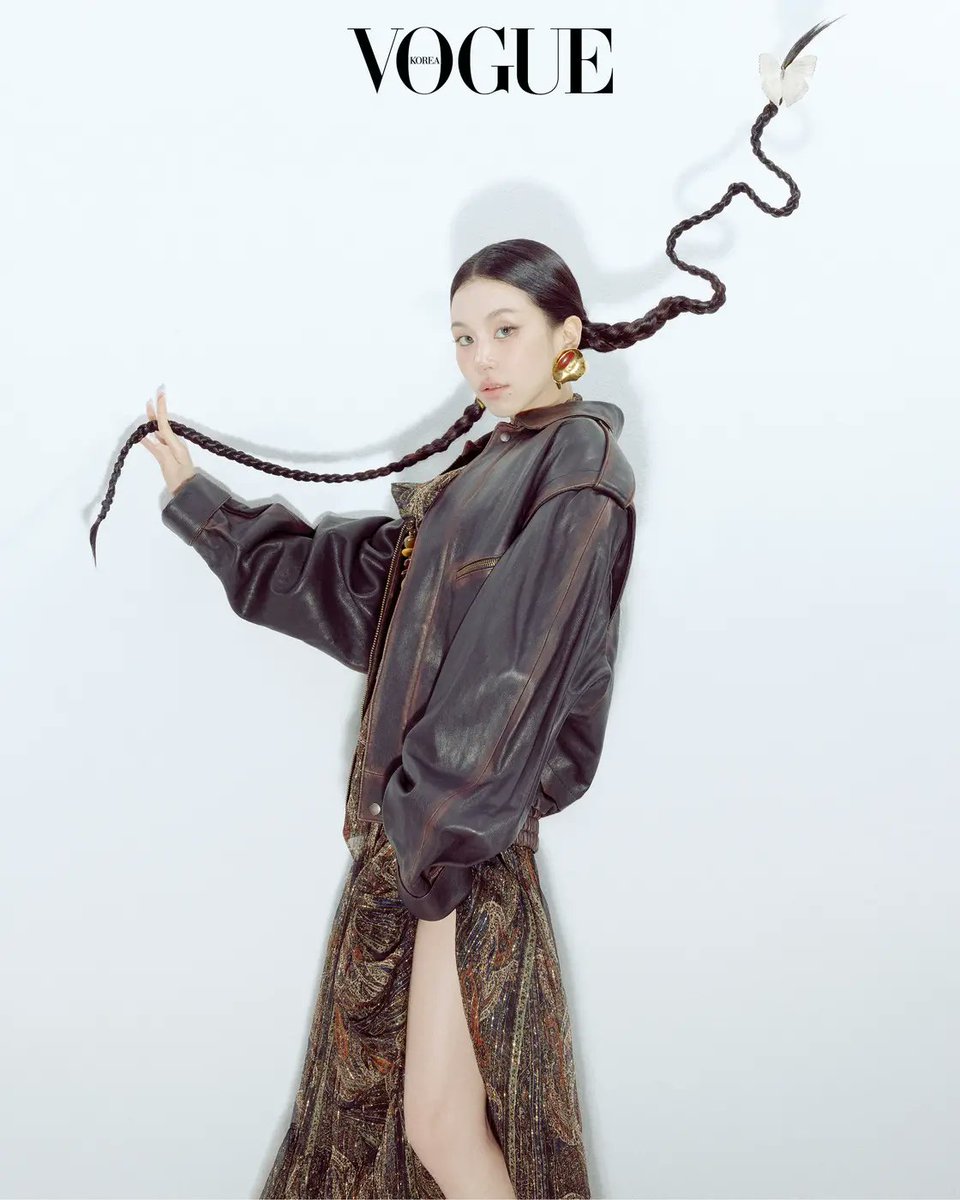 VOGUE KOREA tweet media