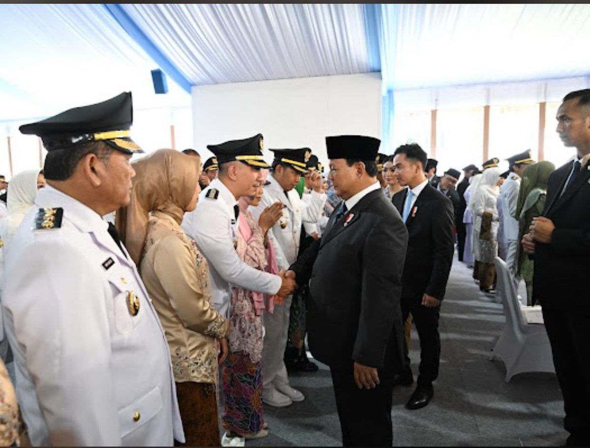 Mochamad Hasbi Assyidiki Jayabaya &amp; Amir Hamzah resmi dilantik sebagai Bupati dan Wakil Bupati Lebak periode 2025-2030. Keduanya dilantik oleh Presiden Republik Indonesia Prabowo Subianto di Istana Kepresidenan Jakarta, 20 Februari 2025
#PelantikanSerentak #PelantikanKepalaDaerah