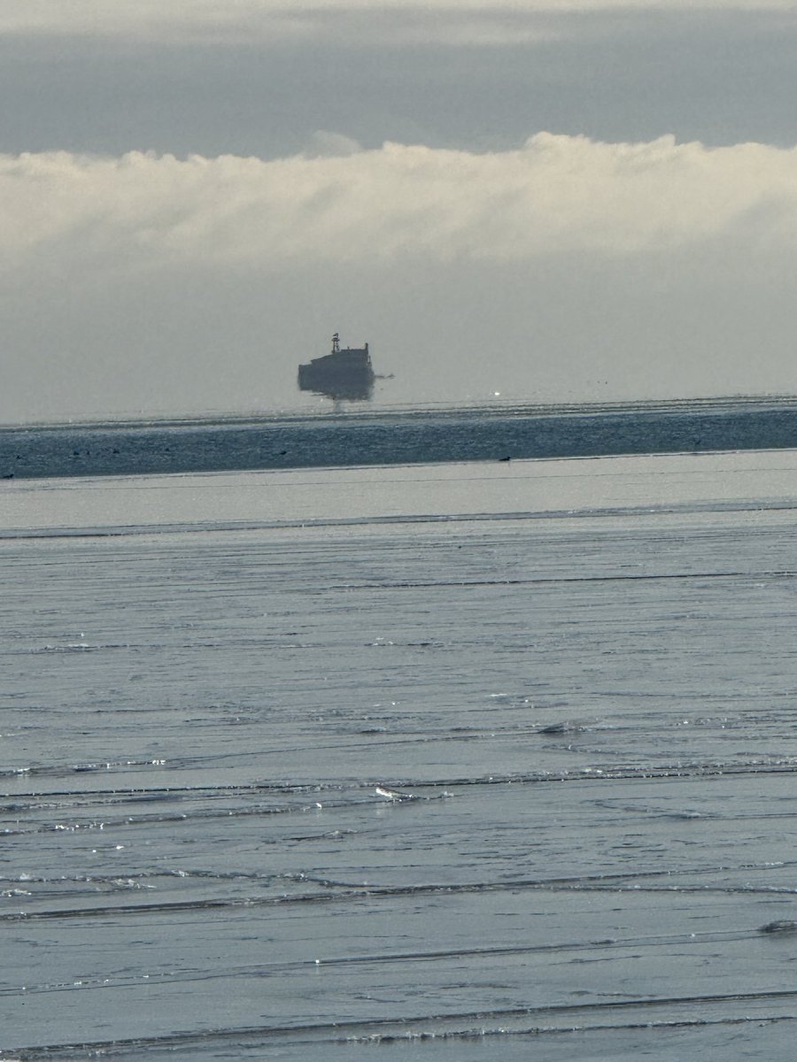 #MCChicago #Magiccon show has gone all out with this Reliquary Tower on Lake Michigan. No maximum hand sizes all weekend 🥳