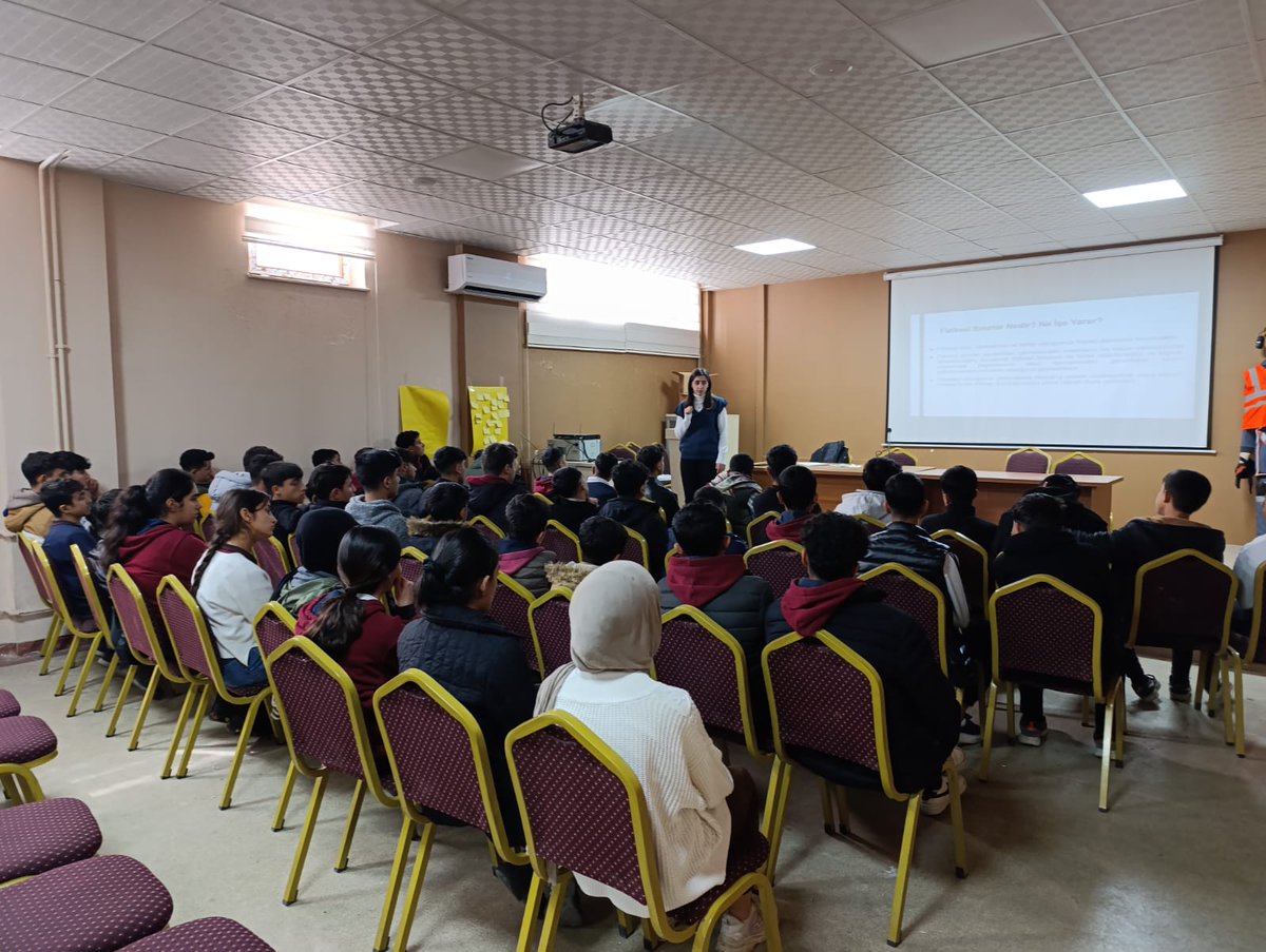 Şubat ayı içerisinde psikolojik danışman /Rehber öğretmenlerimiz tarafından sınır koyma, sosyal beceriler ve BİGEP kapsamında bursluluk sınavı bilgilendirmesi yapıldı.