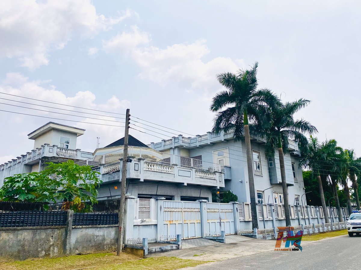 DubaminiP's tweet photo. What comes into mind the moment you sight a beautiful house on the streets of GRA? 
In some funny ways, your mind gives you this unusual confidence that “no worry, I go build the one wey beta pass this one…”

#patamini 
#shot &amp; edited by PATAMINI https://t.co/L5hiHXNEoM