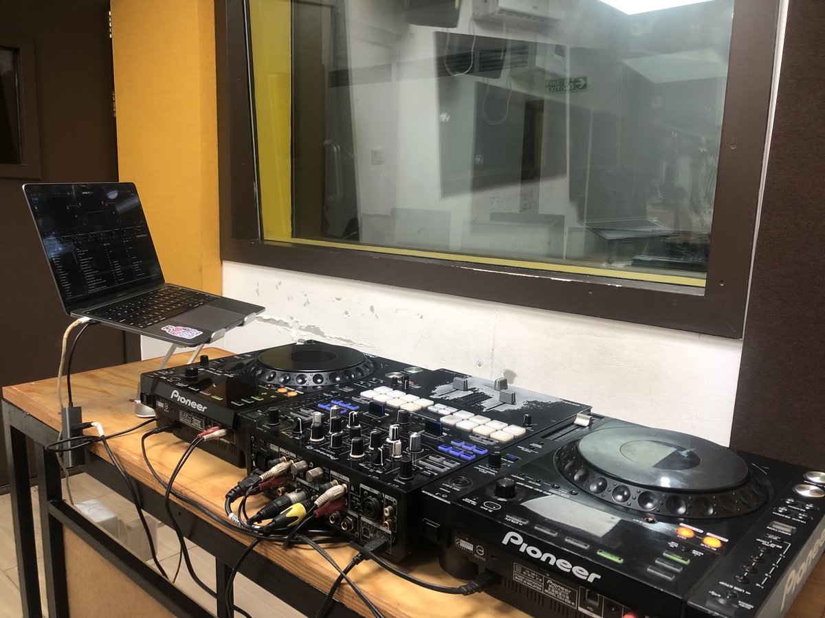 Deejay Charra (@charradeejay) on Twitter photo Dive into the electrifying vibes of #JAHFLIGHT with <a href="/CharraDeejay/">Deejay Charra</a> , live on <a href="/GhettoRadio895/">Ghetto Radio</a> ! Whether you're driving or chilling, let me you on a musical journey like no other..
<a href="/AngelMariam14/">Angel Mariam</a>
<a href="/TMarleyz/">TS Marley</a>
<a href="/Aliluyo4/">Ali luyo</a>
<a href="/LindaOmolo/">LindaDehLupirahWololo</a>
<a href="/BonnieMejja/">Bonnie Mejja๐ฐ๐ช</a>
<a href="/Ijaluo1/">Jaber001๐๐ฆ๐ฆ๐ฐ๐ช๐ง๐ญ๐ฏ๐</a>
<a href="/MusyokaAar10671/">Managales</a> Dive into the electrifying vibes of #JAHFLIGHT with <a href="/CharraDeejay/">Deejay Charra</a> , live on <a href="/GhettoRadio895/">Ghetto Radio</a> ! Whether you're driving or chilling, let me you on a musical journey like no other..
<a href="/AngelMariam14/">Angel Mariam</a>
<a href="/TMarleyz/">TS Marley</a>
<a href="/Aliluyo4/">Ali luyo</a>
<a href="/LindaOmolo/">LindaDehLupirahWololo</a>
<a href="/BonnieMejja/">Bonnie Mejja๐ฐ๐ช</a>
<a href="/Ijaluo1/">Jaber001๐๐ฆ๐ฆ๐ฐ๐ช๐ง๐ญ๐ฏ๐</a>
<a href="/MusyokaAar10671/">Managales</a>