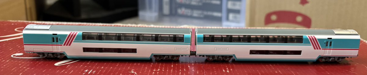 izungaugecenter's tweet image. MODEMOの小田急RSEの続きです。
今回はダブルデッカー車のサハ20150及びサハ20250、付属の車番転写シールと列車名他のステッカーの画像となります。
※車番は2編成分、列車名は“あさぎり”、“スーパーはこね”等を収録。
#MODEMO #Nゲージ #鉄道模型 #RSE #小田急ロマンスカー