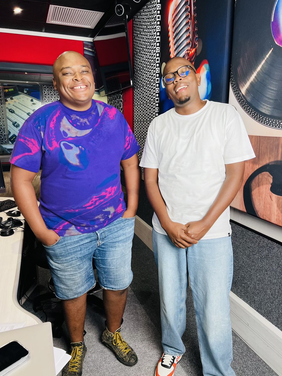 Happy Friday. Let us know who you would like to connect with and send a shout to.

Who do you want to connect with namhlanje?

📞: 0861 596 596
📱: 078 934 2827
💻: gagasiworld.co.za

🎤  @djsonicsa <a href="/khayamthethwa/">Khaya Mthethwa</a> 

#GagasiFM