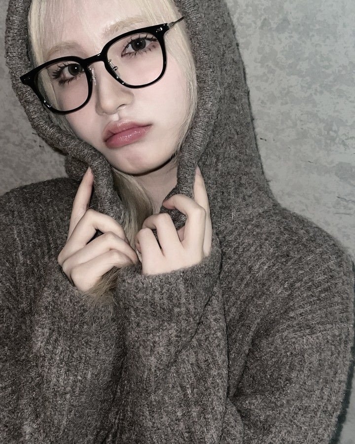 TamagoPost's tweet image. ㅤ

Aurora, 2005.

TMI hari ini: tadi pagi lari-lari ke kelas karena telat bangun, tapi ternyata dosen gak masuk ngajar🙂

Calon kawan ada TMI apa hari ini? 💛

ㅤ