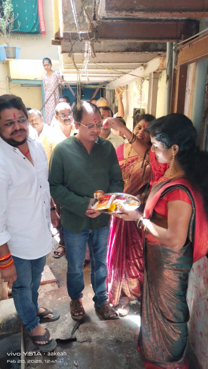 TukaramKate's tweet photo. चेंबूरच्या नागरिकांना दर्जेदार जीवनमान मिळावे, त्यांच्या दैनंदिन समस्या सुटाव्यात आणि चेंबूर आधुनिक सोयी-सुविधांनी समृद्ध व्हावा, यासाठी मी सातत्याने कार्यरत आहे.🙏

#tukaramkate #Chembur #InfrastructureDevelopment #RoadConstruction #BetterChembur #PublicWelfare #ConcreteRoad https://t.co/1UZCVE3sAn