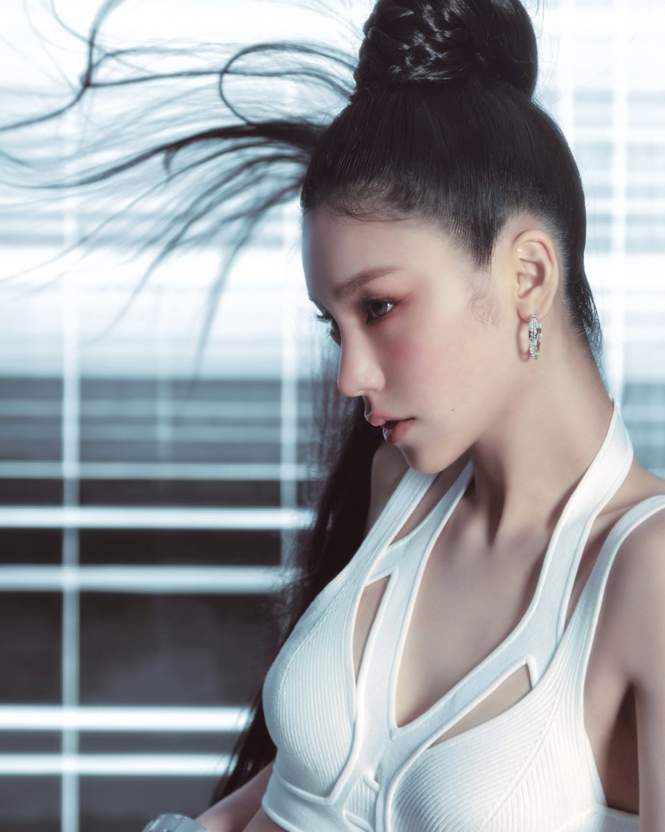 YEJI <AIR> ALBUM CONCEPT PHOTO #2 💿 ALBUM RELEASE 2025.03.10 MON