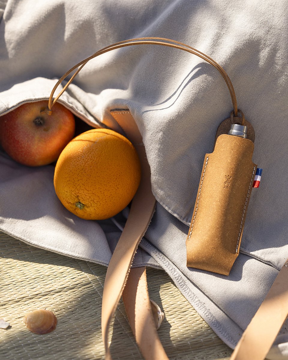 Opinel's tweet photo. To carry your N°06, N°07 and N°08 knives and your Effilés 8 &amp; 10, opt for the Scabbard made in France in reclaimed leather!😍

Pour transporter vos couteaux N°06, N°07 et N°08 et vos Effilés 8 &amp; 10, optez pour l'Etui Fourreau made in France en cuir régénéré !😍

(c) Studio Kalice https://t.co/34dzlDOqQU