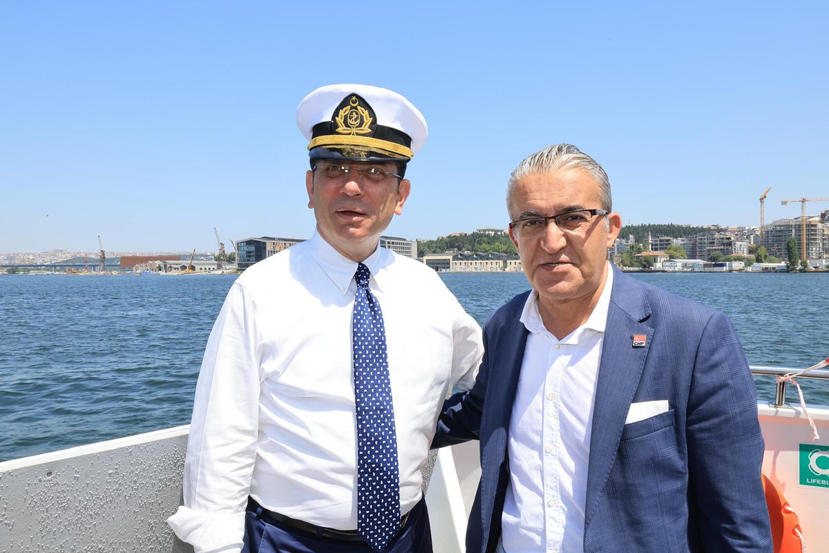 Devletimizi demokratik ve güçlü,milletimizi zengin ve huzurlu,vatandaşlarımızı eşit ve özgür kılma yolculuğuna çıkıyoruz.

TAM YOL İLERİ...