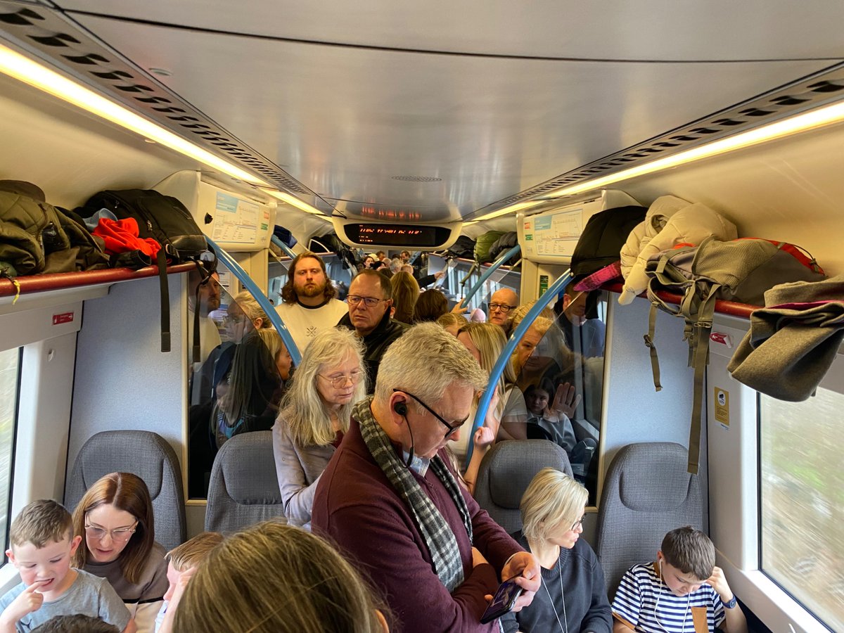 UKbyBoat tweet media