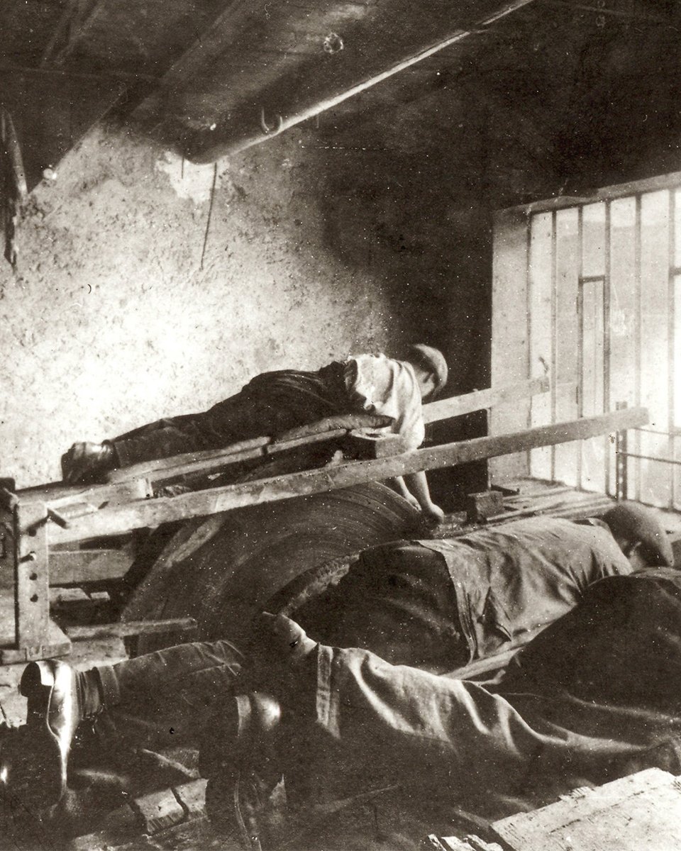 Opinel's tweet photo. (EN) In Gevoudaz's workshop (1910), the grinders, reclining over a grinding wheel spinning in water, sharpened knife blades. ✨

(FR) Dans l'atelier de Gevoudaz (1910), les émouleurs, allongés au-dessus d'une meule qui tournait dans l'eau, aiguisaient les lames des couteaux. ✨ https://t.co/IDYEuGYWld