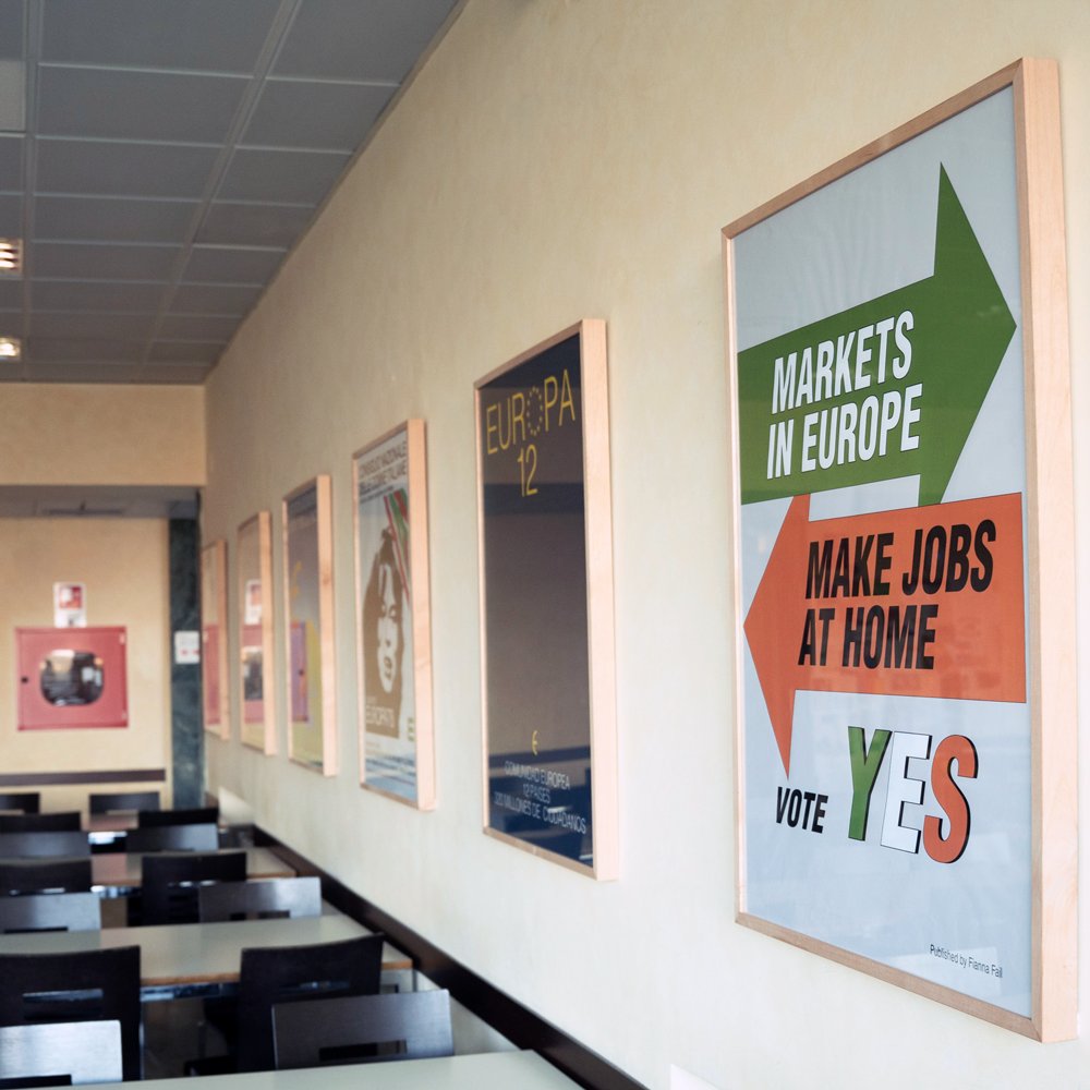 EUI_HistArchEU's tweet image. 🚶♂️Heading to the Badia Fiesolana at the European University Institute?
👀Check out the selection of posters from the Nicola Di Gioia collection, now hanging in the canteen.
Read more about it: loom.ly/TrnNKtY
#posters #Europeanintegration #audiovisual #archives