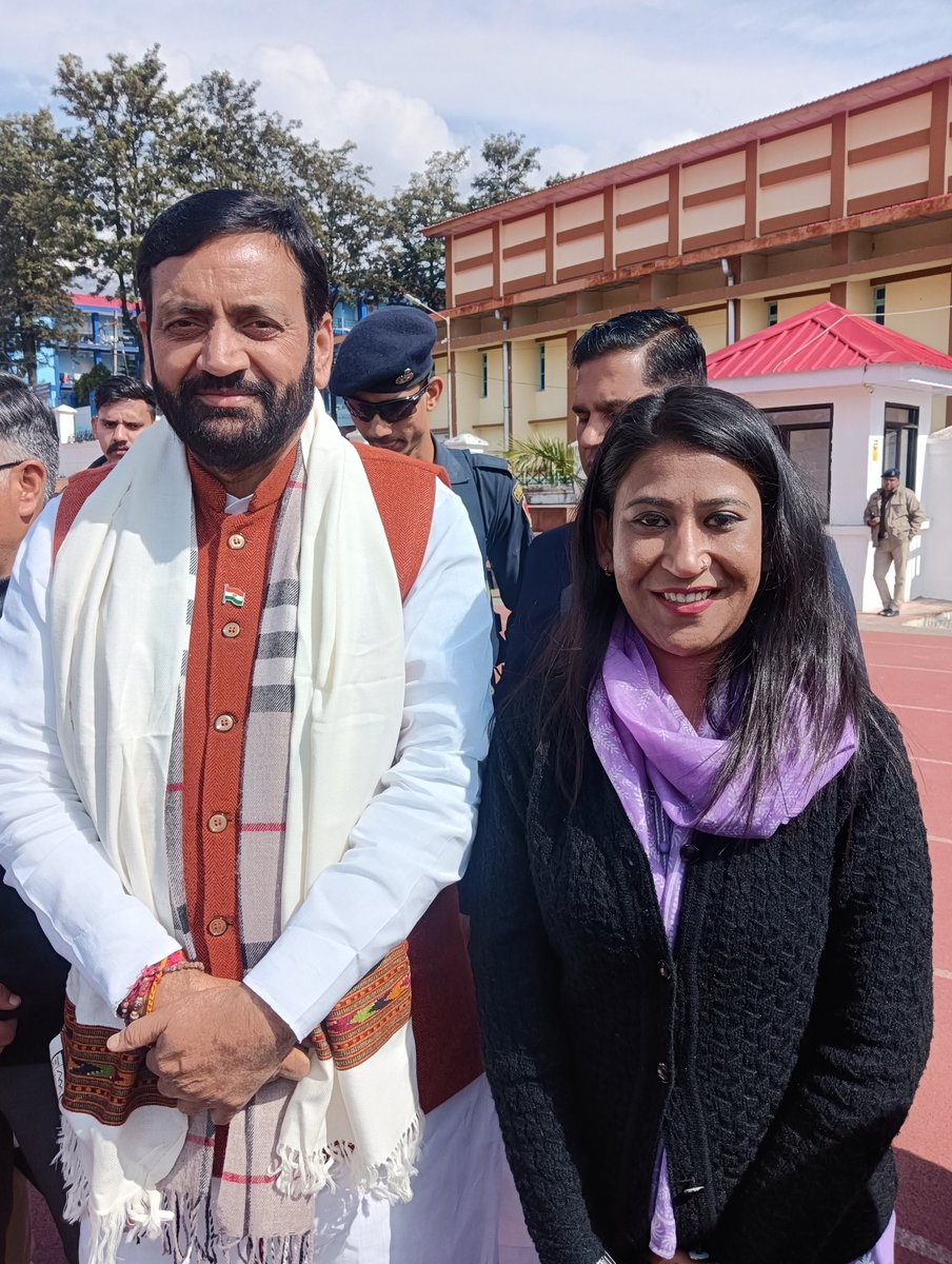 Samiksh55763796's tweet photo. आज धर्मशाला में हरियाणा के प्रिय मुख्यमंत्री आदरणीय श्री नायब सिंह सैनी जी से मिलना हुआ https://t.co/kfUdOqUqCM