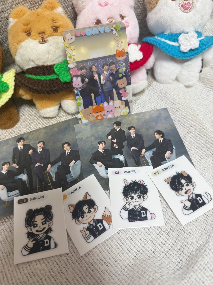 데이식스 전국투어 나눔_진짜정말찐최종 ver.

자만추🤍 옆자리 마이데이 주려고 뽑은 건데 생각보다 너무 귀여워서 추가로 좀 많이(..) 뽑았어용.. 맞나눔 희망하시면 디엠주세요. 

띠부씰, 데가족 미니엽서 2ver, 포카프레임+포카 입니다! 

대전 양일 / 광주 막콘 / 대구 양일