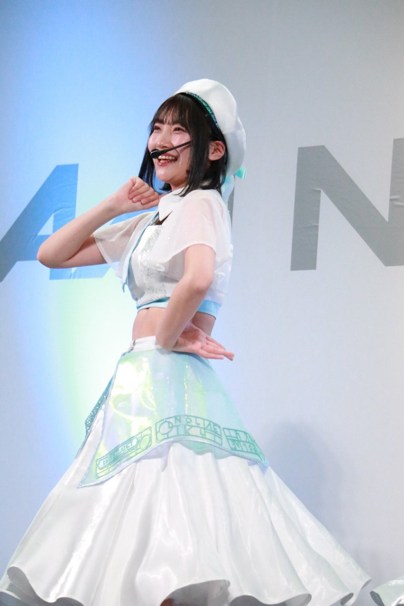 nana_miyazaki's tweet image. #GNF 1日目ありがとうございました✨

『#胸にいつもガンプラを』初披露
『Days of Birth』お久しぶりの披露

緊張した〜🫨🩵
でも目の前にいる方たちの笑顔を見て頑張れました✨

初お披露目どうだったかな❔

明日からも頑張ります😌❤️‍🔥

#LINKLPLANET #リンプラ
#宮﨑菜々 #みやなな