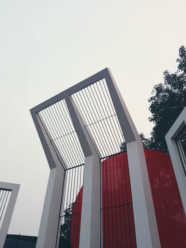 chowdhury_ara's tweet image. অমর ২১শে ফেব্রুয়ারী আন্তর্জাতিক মাতৃভাষা দিবস
গভীর শ্রদ্ধাভরে স্বরণ করছি সেই সব ভাষা শহীদদের, 
যাদের এই আত্নত্যাগের বিনিময়ে আমরা  পেয়েছি  আমাদের মাতৃভাষা- বাংলা।
সেই বীর ভাষা শহিদদের প্রতি রইলো বিনম্র শ্রদ্ধা।