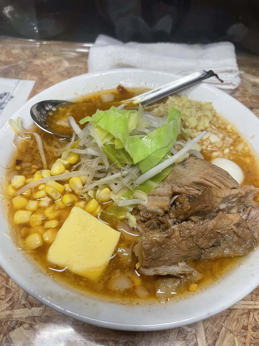#自家製麺まさき(非乳化)
味噌らーめんバタートッピング

うんうん極太わしゃわしゃ麺はやっぱり旨い、味噌らーめんらしいシンプルイズベストな味噌ジャンキー感、ボディーブロースタイル、バターがキマってる、ごっちゃんです

#ラーメン #新所沢
