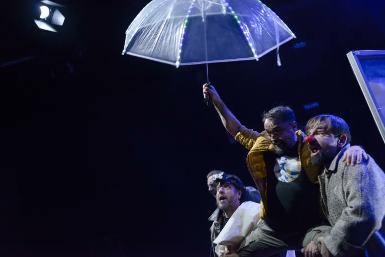 Revista Godot tweet media