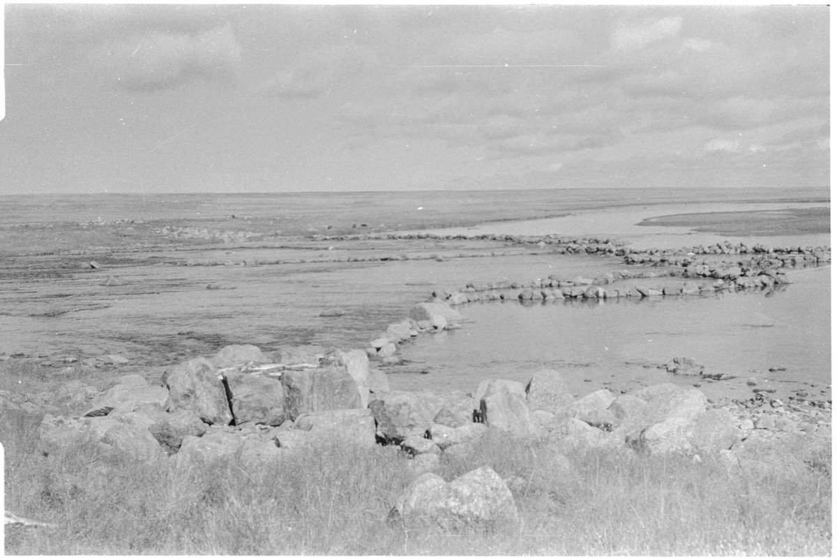 On the desolate coastal fringe of #Canada’s northwest territories, water and its bounty is one of the greatest stable resources available to the #Inuit #indigenouspeoples.
#coastalhistory #maritimeheritage 1/4