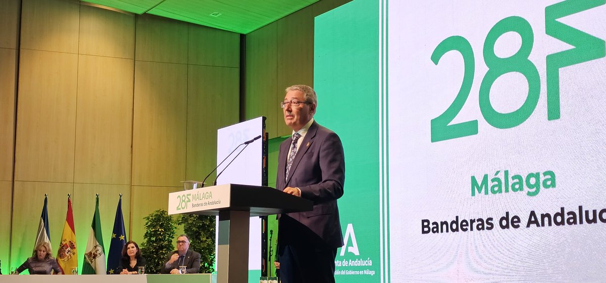 Empieza el acto de entrega de las Banderas de Andalucía en #Málaga #28F con la intervención del presidente de <a href="/diputacionMLG/">Diputación de Málaga</a> <a href="/Francissalado/">Francisco Salado</a>, en un acto presidido por <a href="/CarolinaEspanaR/">Carolina España</a> <a href="/Arturo_BernalB/">Arturo Bernal</a> la consejera de <a href="/EmpleoJunta/">Consejería de Empleo, Empresa y Trabajo Autónomo</a>  <a href="/Navarro_PP/">Patricia Navarro</a> y <a href="/pacodelatorrep/">Paco de la Torre</a>