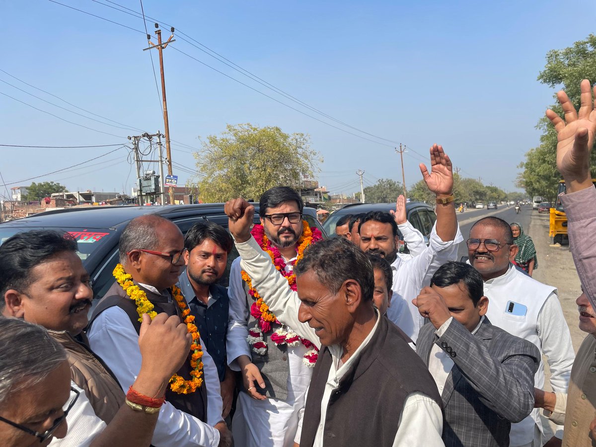 tanujpuniaINC's tweet photo. कानपुर में विभिन्न कार्यक्रमों में सम्मिलित होने के लिए !
आज कानपुर आगमन पर कार्यकर्ताओं एवं समर्थकों द्वारा भव्य स्वागत एवं अभिनंदन किया गया। आपका यह स्नेह व प्रेम ही मेरी ऊर्जा व अमूल्य पूँजी है। मैं आप सभी का हृदय तल की अनंत गहरियों से आभार व्यक्त करता हूँ। https://t.co/HDb8pstDXv