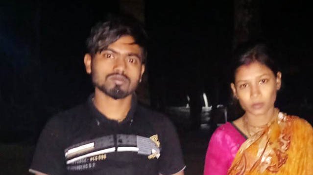 অবৈধ পথে ভারতে যাবার সময় স্বামী-স্ত্রী আটক