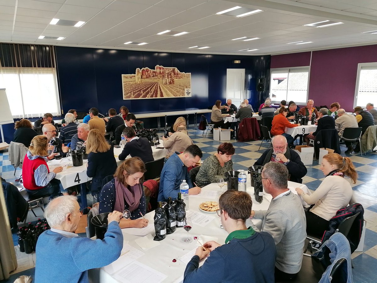 #Bordeaux   <a href="/vinalies_oef/">Concours Vinalies - Œnologues de France</a>
40 #œnologue en dégustation ce jour pour sélectionner les meilleurs parmi 332 vins du #SudOuest
Les heureux élus participeront fin mars à la finale nationale qui se déroulera elle aussi à Bordeaux 
vinalies-nationales.fr/fr/