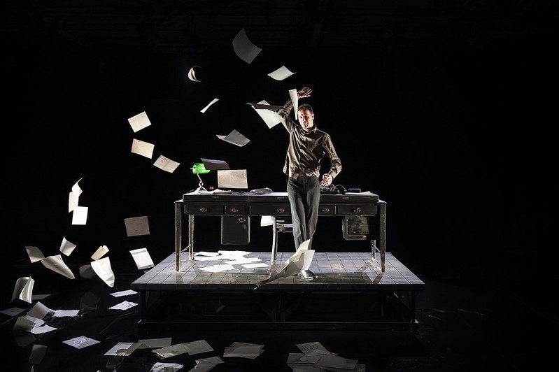 Time Out Barcelona (@timeoutbcn) on Twitter photo 🎭 Albert Prat encarna un extraordinari 'Bartleby' amb una posada en escena mil·limètrica de <a href="/llatzer_garcia/">Llàtzer Garcia</a> (★★★★). A la <a href="/salabeckett/">Sala Beckett</a> fins al 9 de març 👉👉👉tuit.cat/9fKH3 ✍️ <a href="/andgomila/">Andreu Gomila</a> 📸 Alba Lajarín 🎭 Albert Prat encarna un extraordinari 'Bartleby' amb una posada en escena mil·limètrica de <a href="/llatzer_garcia/">Llàtzer Garcia</a> (★★★★). A la <a href="/salabeckett/">Sala Beckett</a> fins al 9 de març 👉👉👉tuit.cat/9fKH3 ✍️ <a href="/andgomila/">Andreu Gomila</a> 📸 Alba Lajarín