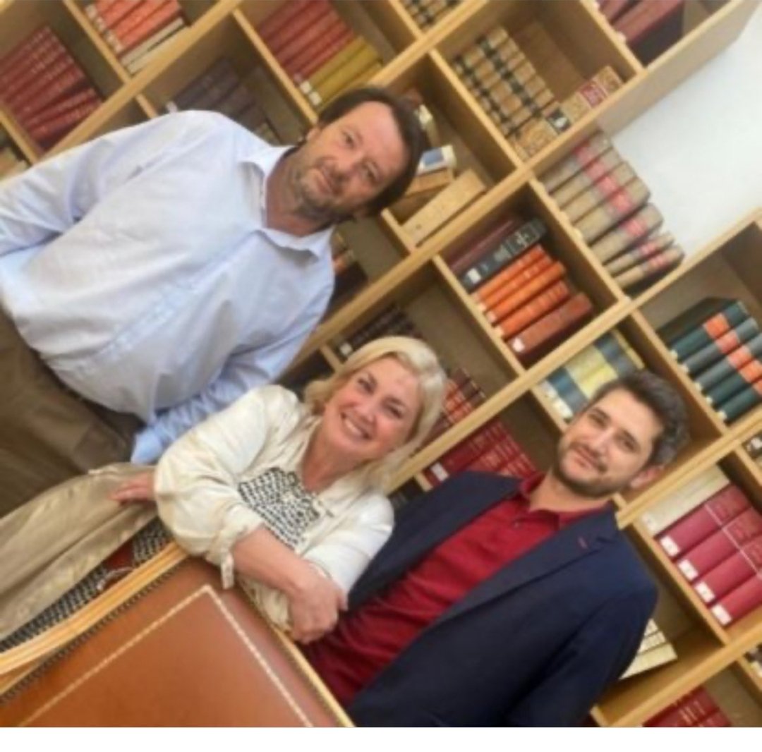 Gracias a este equipazo que respalda a A.David, hoy es invierno en Fucsilandia! Condolencias a tod@s las desteñid@s que se pusieron a colgar fotos de ADE con una reja delante,que las aprovechen para poner la de R.C.,que con antecedentes la próxima ya va palante!#YoMeRebelo21F🤣⚖️