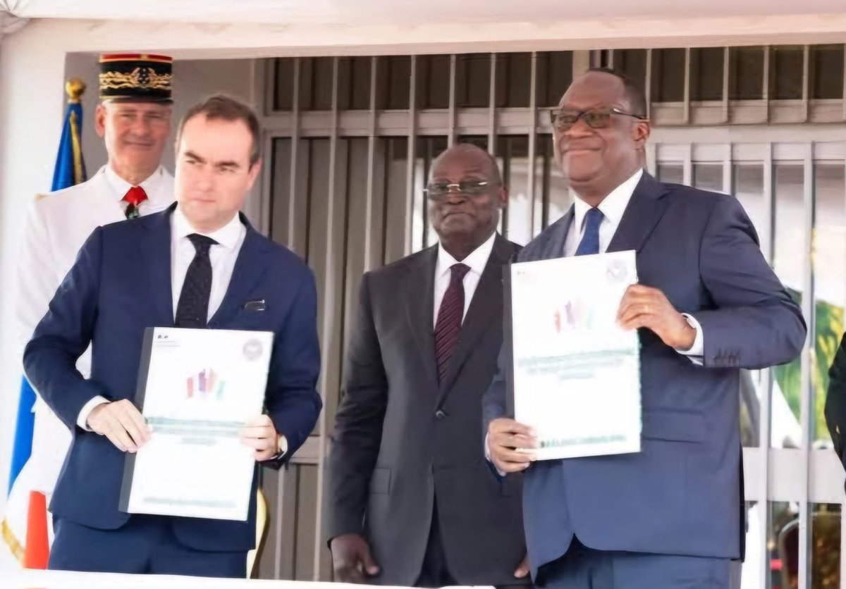 tblr_tchad's tweet image. #𝗖𝗢𝗧𝗘_𝗗_𝗜𝗩𝗢𝗜𝗥𝗘: Le camp du 43e BIMA de Port-Bouët, appartenant à l&apos;armée française en Côte d’Ivoire, a été rétrocédé aux Forces Armées de Côte d’Ivoire (#FACI) ce 20 février.