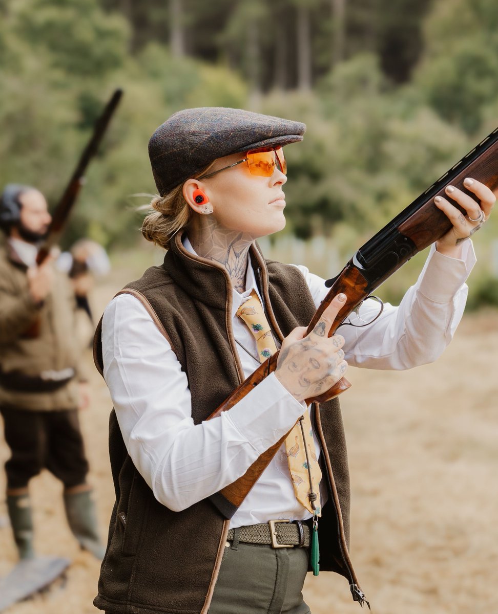 SWATCOM_'s tweet image. Quality hearing protection goes with everything 💁‍♀️⁠
⁠
📸 @countrycontentuk⁠
⁠
#SWATCOM #SC20 #FieldSports @alix_jade