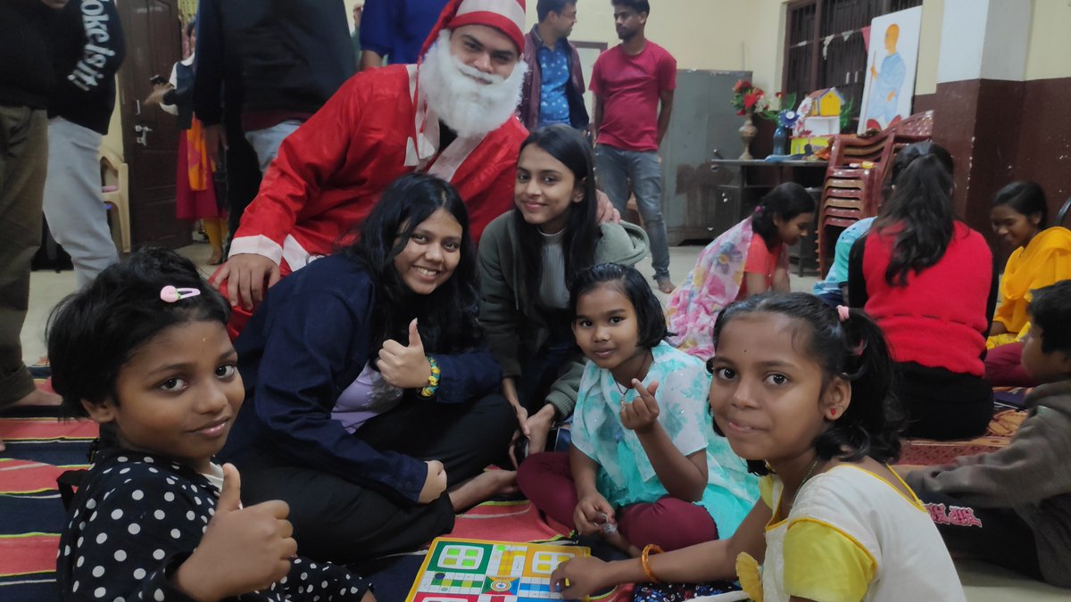 srcximb's tweet photo. Reliving the magic of Christmas at Make-a-Wish on December 25th at Madhurmayee Adarsha Siksha Niketan. Seeing the joy on the faces of these children was truly inspiring. It's a reminder that even small acts of kindness can make a big difference.  #SRCXIMB #MakeAWish https://t.co/UgJLgITqa1