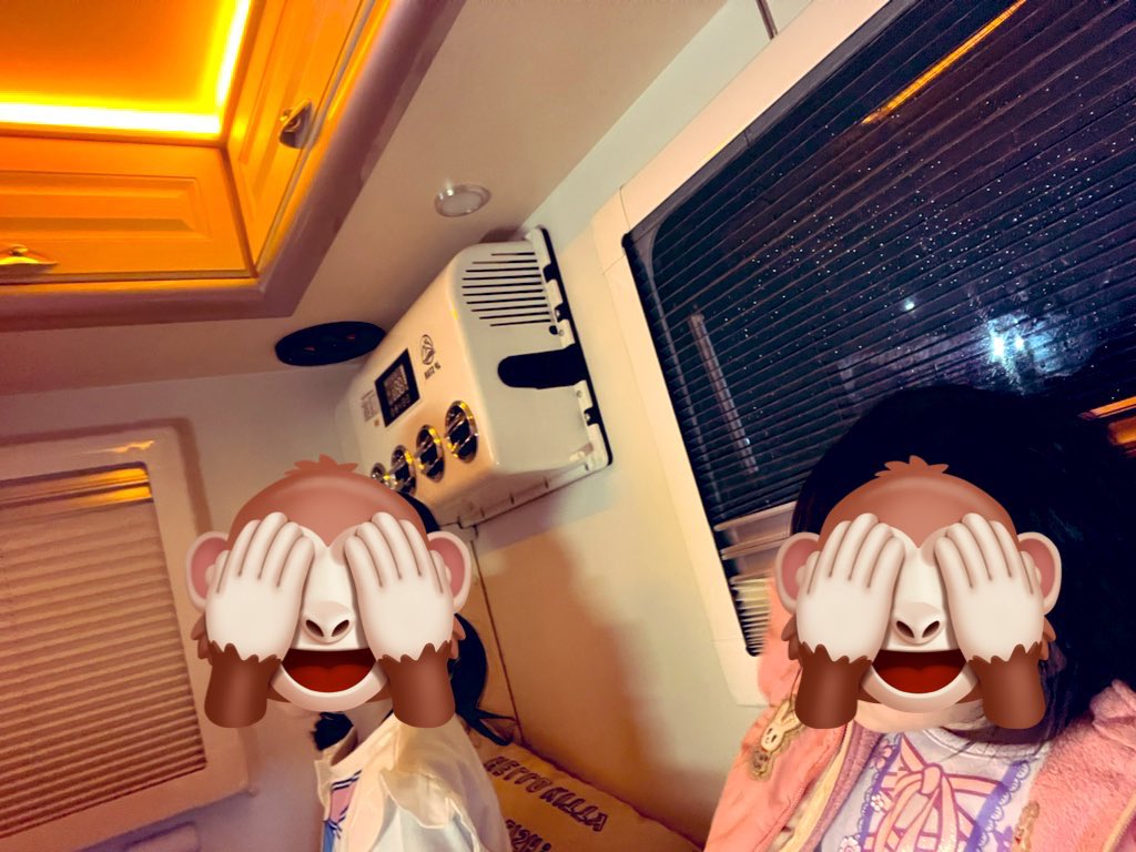 happy_cococam's tweet photo. 多分今回で雪キャンプ終わりかなぁ？
三連休やから多いんかなぁ？
我が家には祝日は関係ないのですが...

今回は孫1名追加です
頼むからママーと大泣きやめてねぇ😭
祈るばかりです
娘が今のところ遊び相手😀 https://t.co/T87Qcz6kDa