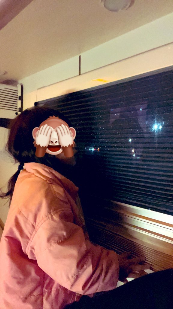 happy_cococam's tweet photo. 多分今回で雪キャンプ終わりかなぁ？
三連休やから多いんかなぁ？
我が家には祝日は関係ないのですが...

今回は孫1名追加です
頼むからママーと大泣きやめてねぇ😭
祈るばかりです
娘が今のところ遊び相手😀 https://t.co/T87Qcz6kDa