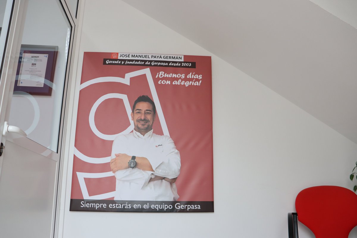 GrupoGerpasa's tweet photo. ¡Buenos días con alegría!
❤️ La recepción de nuestras instalaciones luce radiante con este cuadro conmemorativo en memoria de nuestro querido Jose!
🙏 ¡Esperamos que te guste, Jose!
#gerpasa #grupogerpasa #jose #josegerpasa #homenajejose #cuadro #lienzo #recepcion #vaportijose https://t.co/qO0mLeBMrD