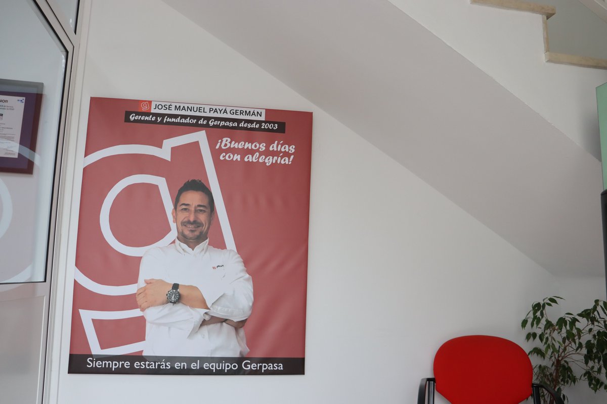 GrupoGerpasa's tweet photo. ¡Buenos días con alegría!
❤️ La recepción de nuestras instalaciones luce radiante con este cuadro conmemorativo en memoria de nuestro querido Jose!
🙏 ¡Esperamos que te guste, Jose!
#gerpasa #grupogerpasa #jose #josegerpasa #homenajejose #cuadro #lienzo #recepcion #vaportijose https://t.co/qO0mLeBMrD