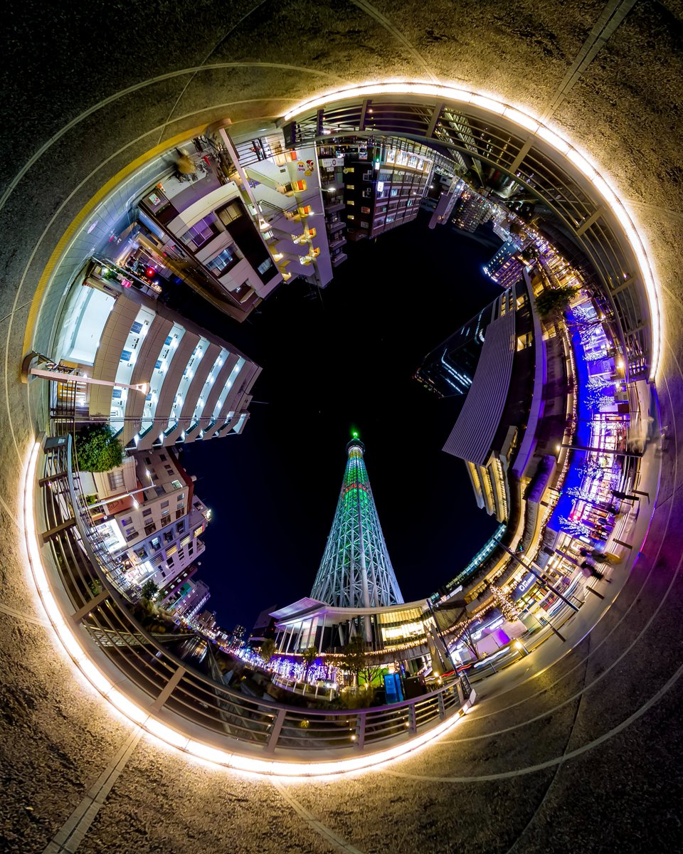 KandaoVR's tweet photo. It’s always the light that shapes the magic of the dark. 🌃
📸 Stunning nightscape captured by @osonoe with QooCam 3 Ultra
#qoocam3ultra #kandao #360camera #8kcamera #10bit #nightphotography #lowlightphotography #nightscape #photography #CityLights #urbanbeauty #nightvibes