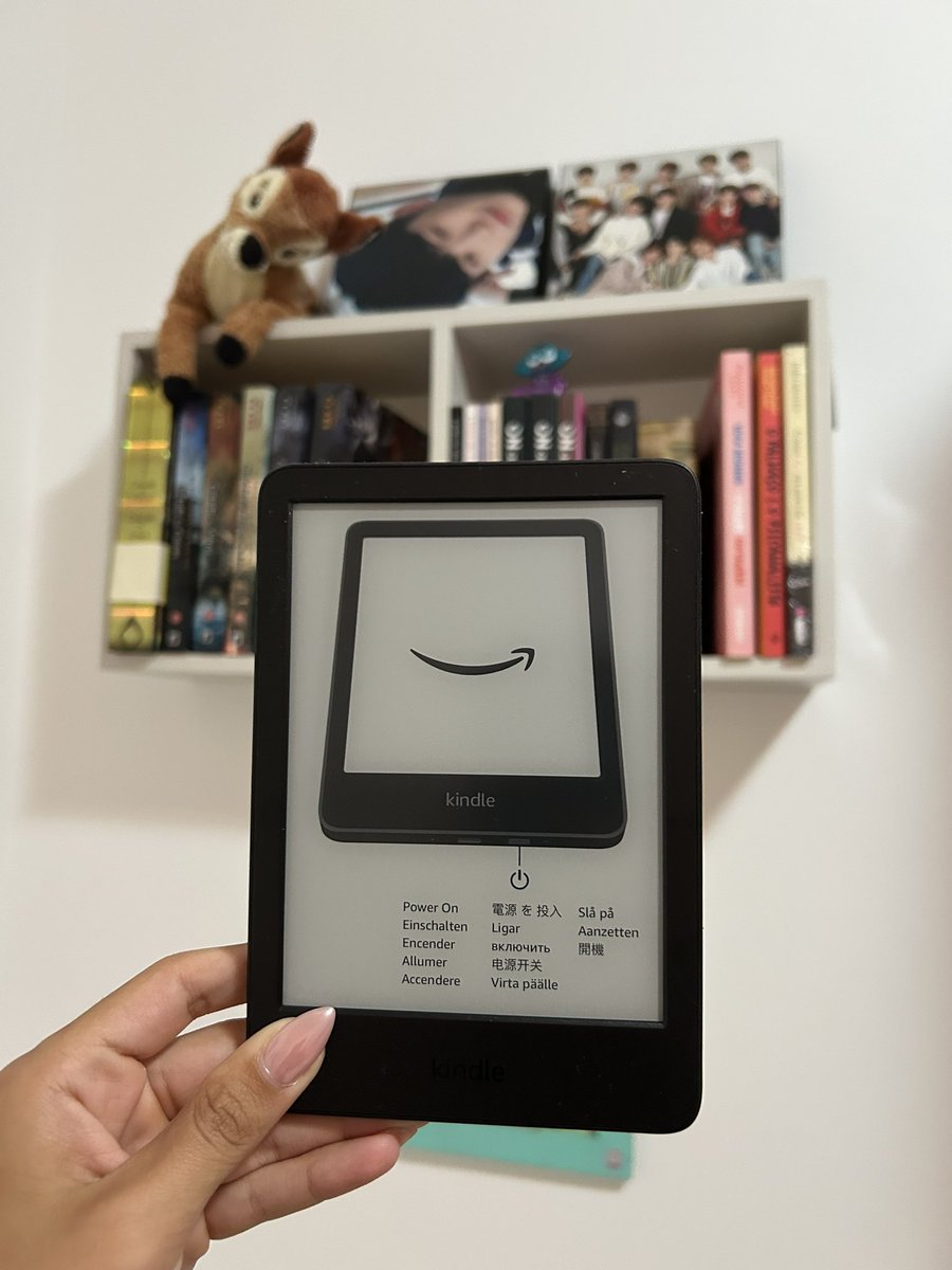 leeppyopuli's tweet photo. Comprar um Kindle pra ler fanfic 😈😈 https://t.co/pqFG9s5mf6